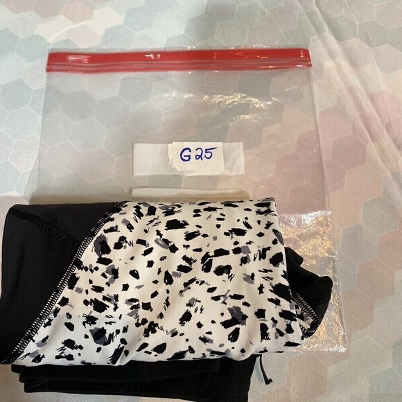 Athleta Stealth TruCool Leggings Womens Large Black White High Rise Cropped Pant - Picture 12 of 13